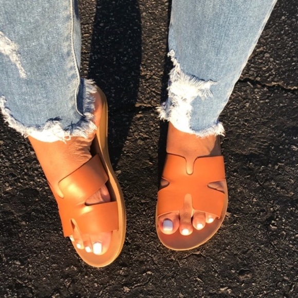 NWT! Vegan Leather/Ultra Padded H-Style Flat Slide - Picture 5 of 8